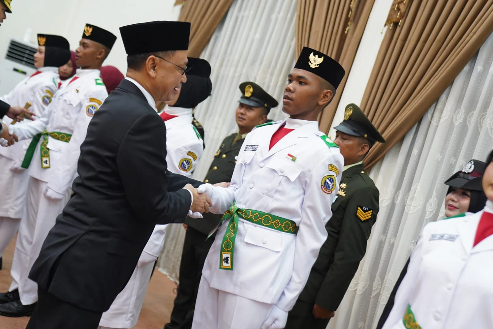 Wako Edi Kukuhkan Paskibraka Pontianak 2026