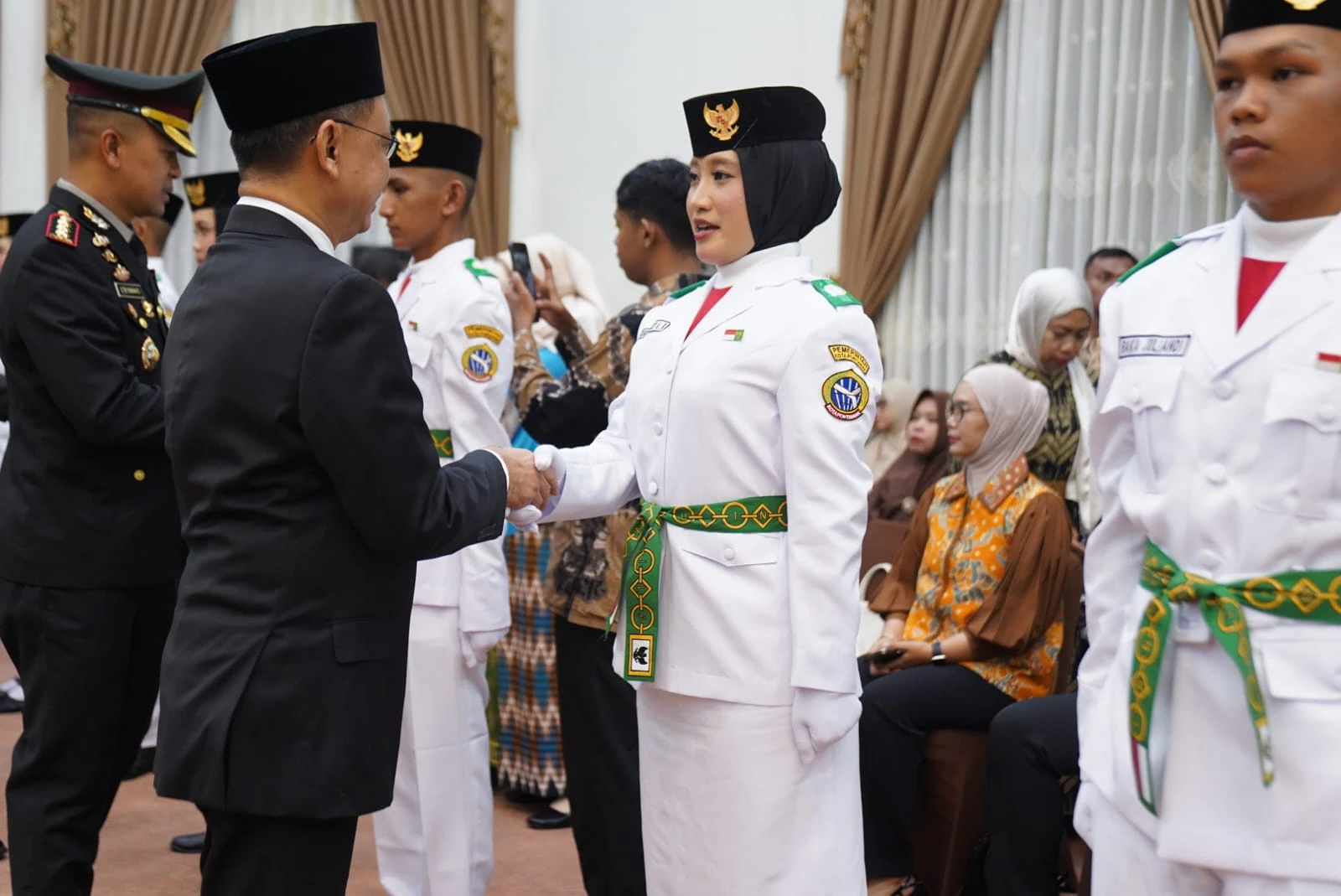 Wako Edi Kukuhkan Paskibraka Pontianak 2026