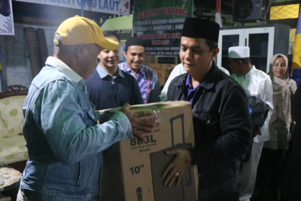 Pemkot Serahkan Bantuan Perlengkapan Perkuat Posyandu dalam Percepatan Penurunan Stunting Pemkot Serahkan Bantuan Perlengkapan Perkuat Posyandu dalam Percepatan Penurunan Stunting