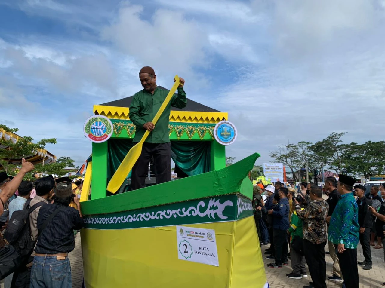'Perahu Lancang Kuning' Kafilah Pontianak Arungi Jalanan di Ketapang