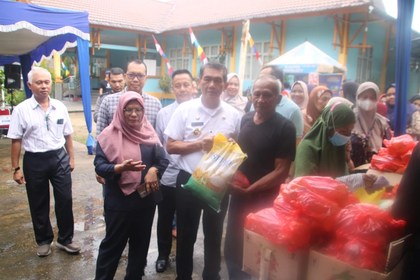 Pertama Dibuka, Pasar Murah di Pontianak Tenggara Diserbu Pembeli