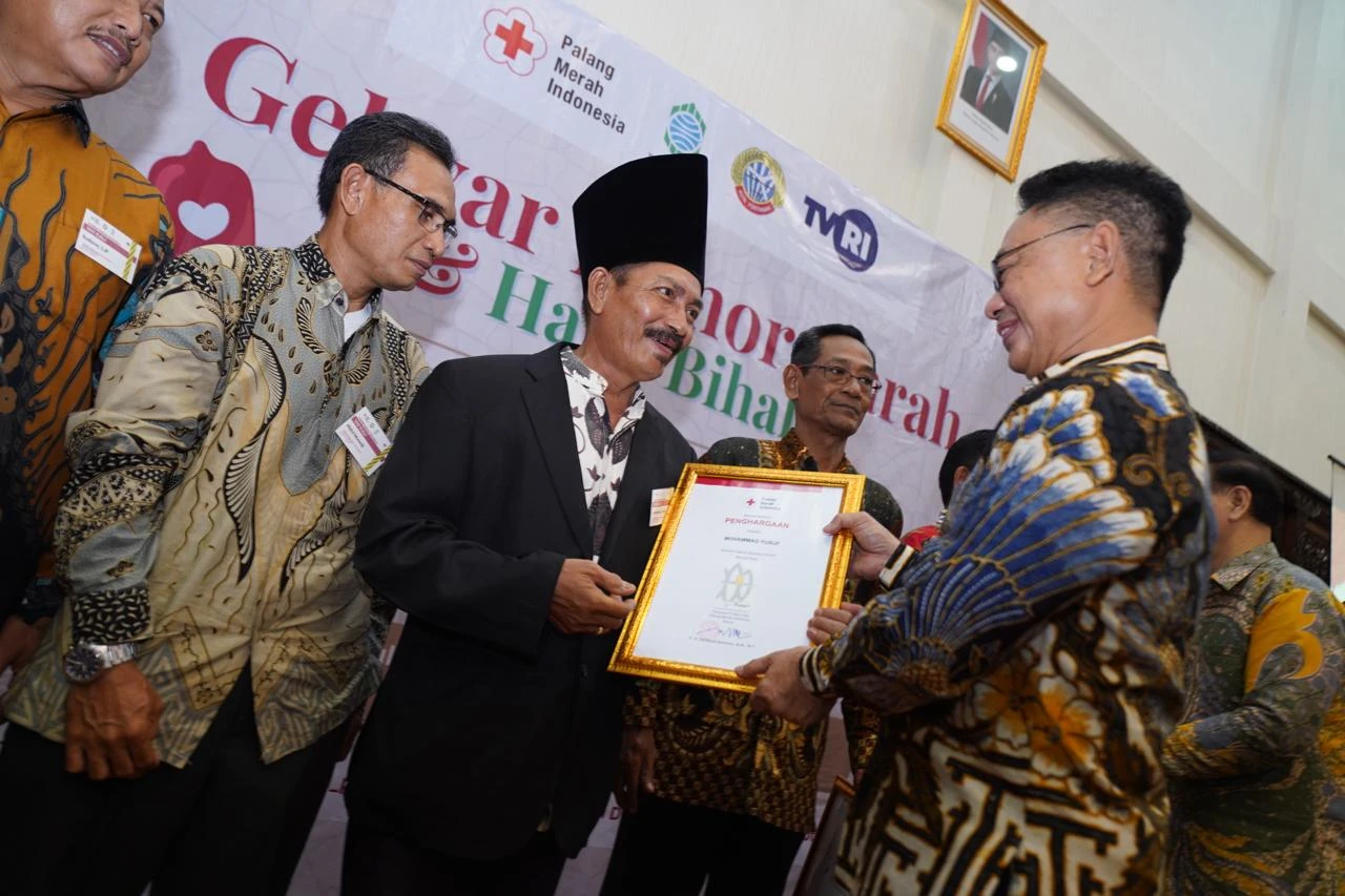 63 Pahlawan Kemanusiaan Terima Penghargaan dari PMI Pontianak
