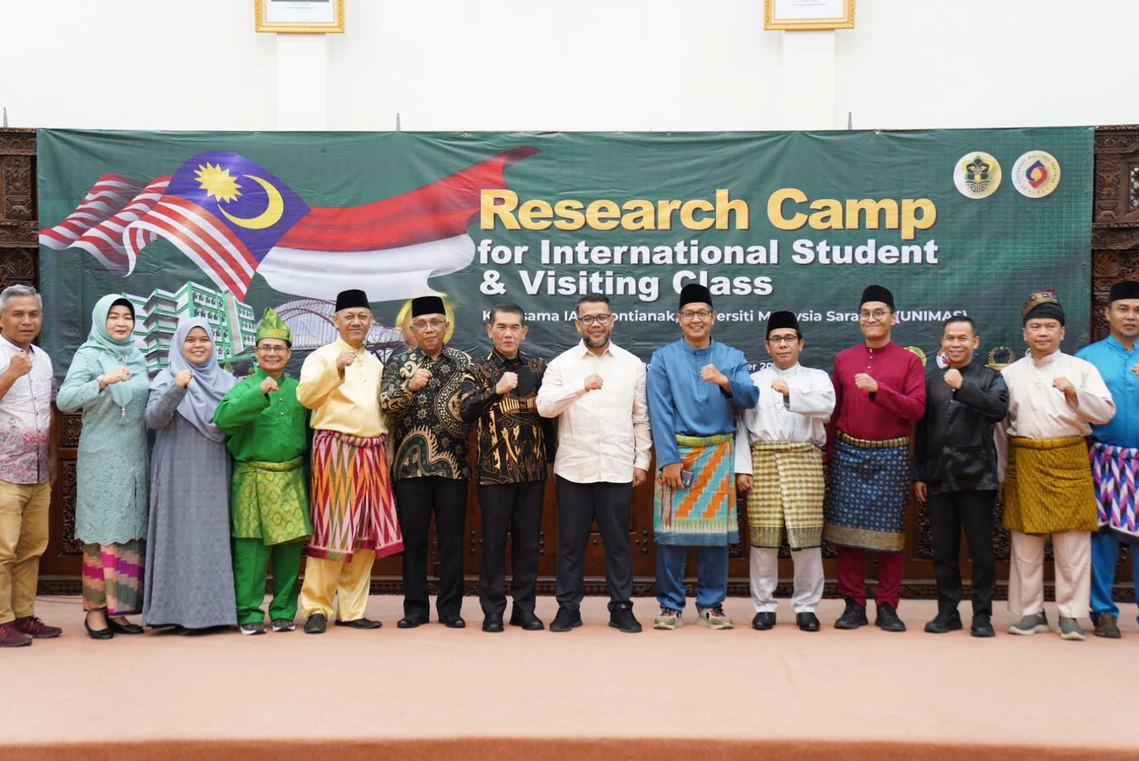 Kenalkan Budaya Pontianak ke Peserta Research Camp for International Student Kenalkan Budaya Pontianak ke Peserta Research Camp for International Student
