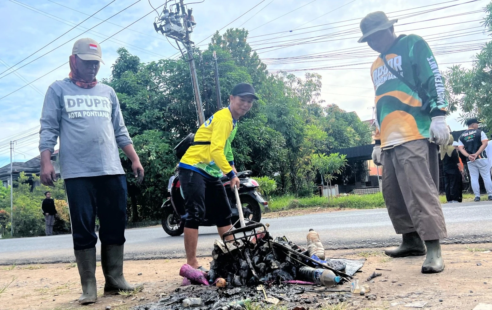 Warga Antusias Gotong-royong Bersama