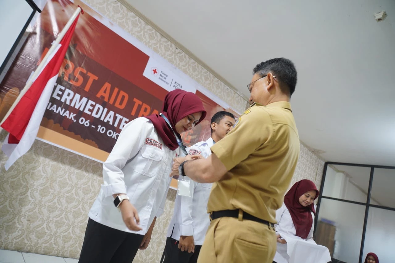 Edi Dukung Penguatan Kapasitas Relawan PMI Jalankan Tugas Kemanusiaan Edi Dukung Penguatan Kapasitas Relawan PMI Jalankan Tugas Kemanusiaan