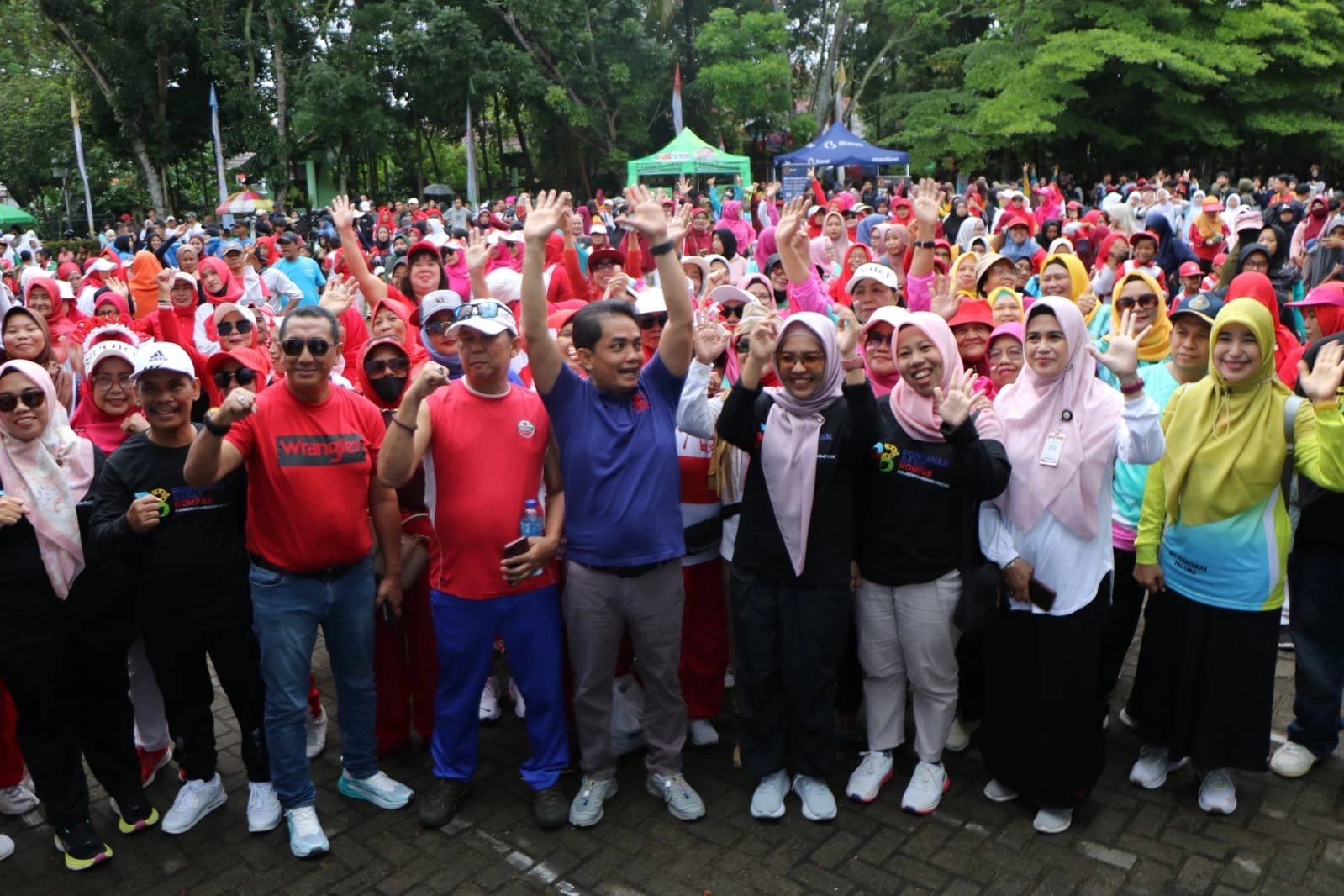 Wawako Kampanyekan Jaga Kebersihan Lewat Senam dan Jalan Sehat