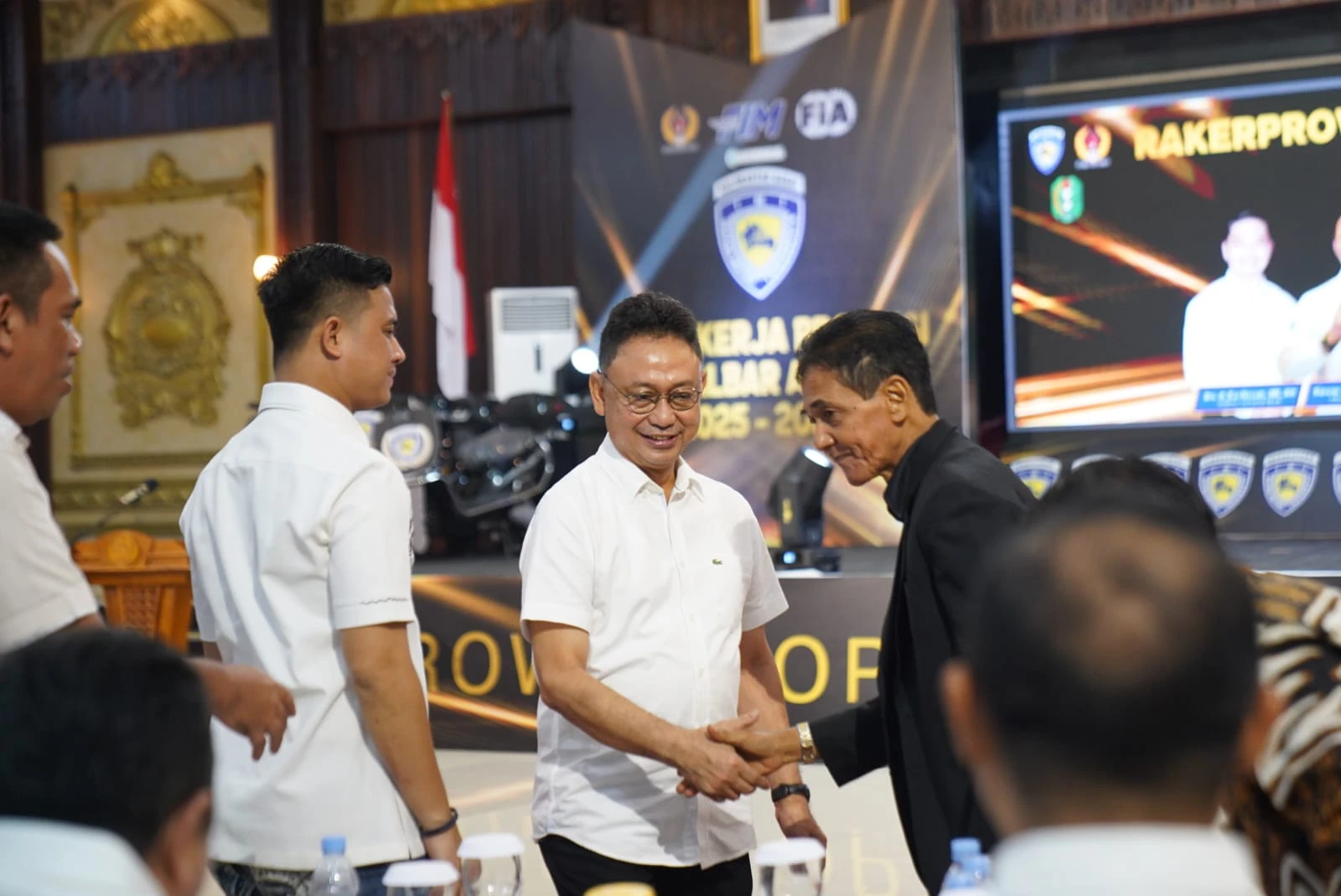 Edi Kamtono Raih Penghargaan IMI Kalbar, Dinilai Berperan Majukan Otomotif