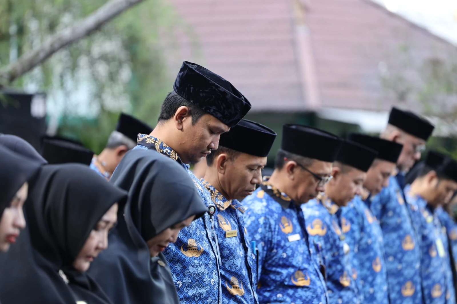 Imbauan Pengibaran Bendera Setengah Tiang Peringati Hari Berkabung Daerah