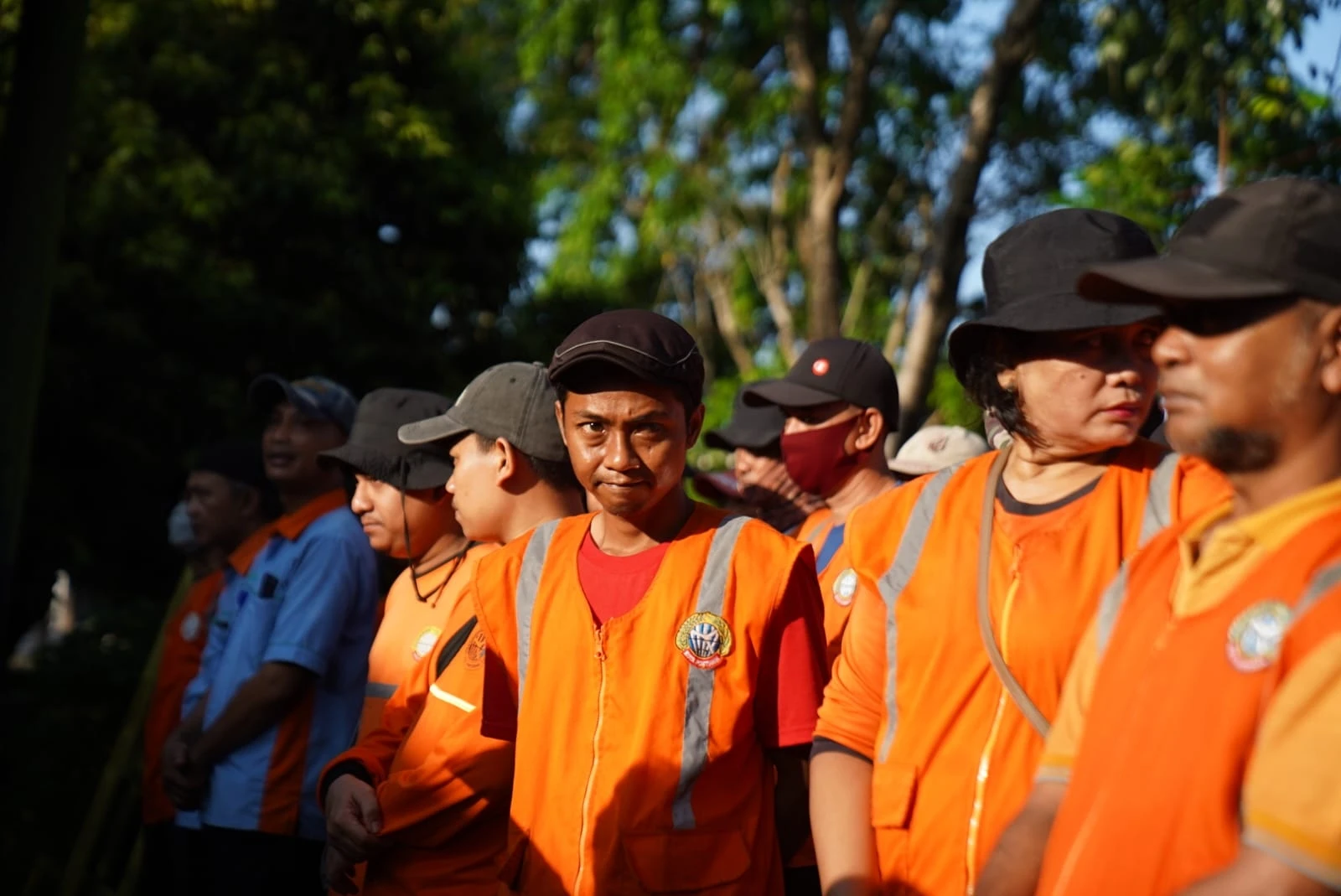 Senyum Para Penjaga Kota, Abdullah Senang Dapat Paket Lebaran