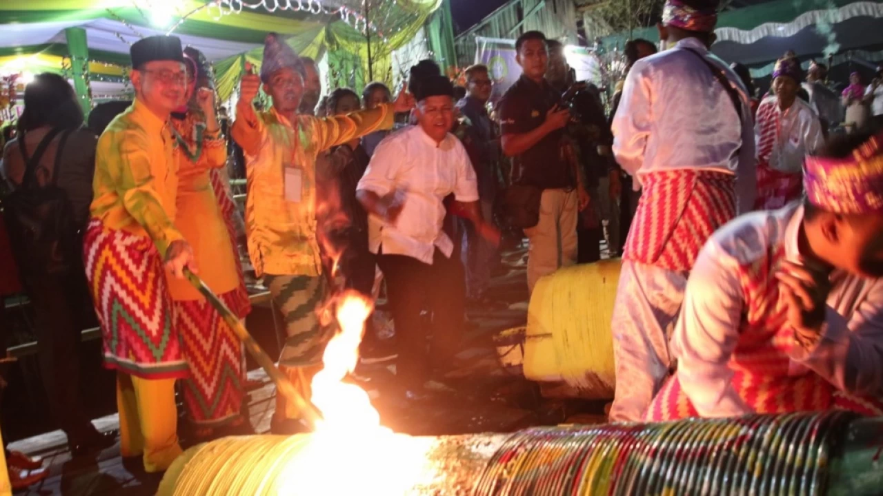 Duuuummm, 212 Meriam Karbit Getarkan Pontianak Duuuummm, 212 Meriam Karbit Getarkan Pontianak