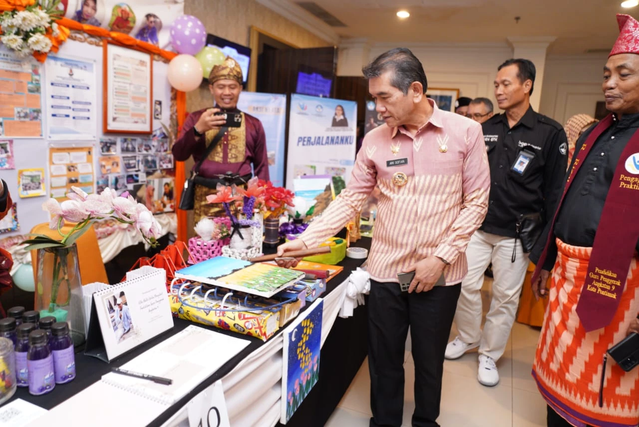 Ani Sofian Dorong Guru Tingkatkan Kompetensi dan Profesionalisme