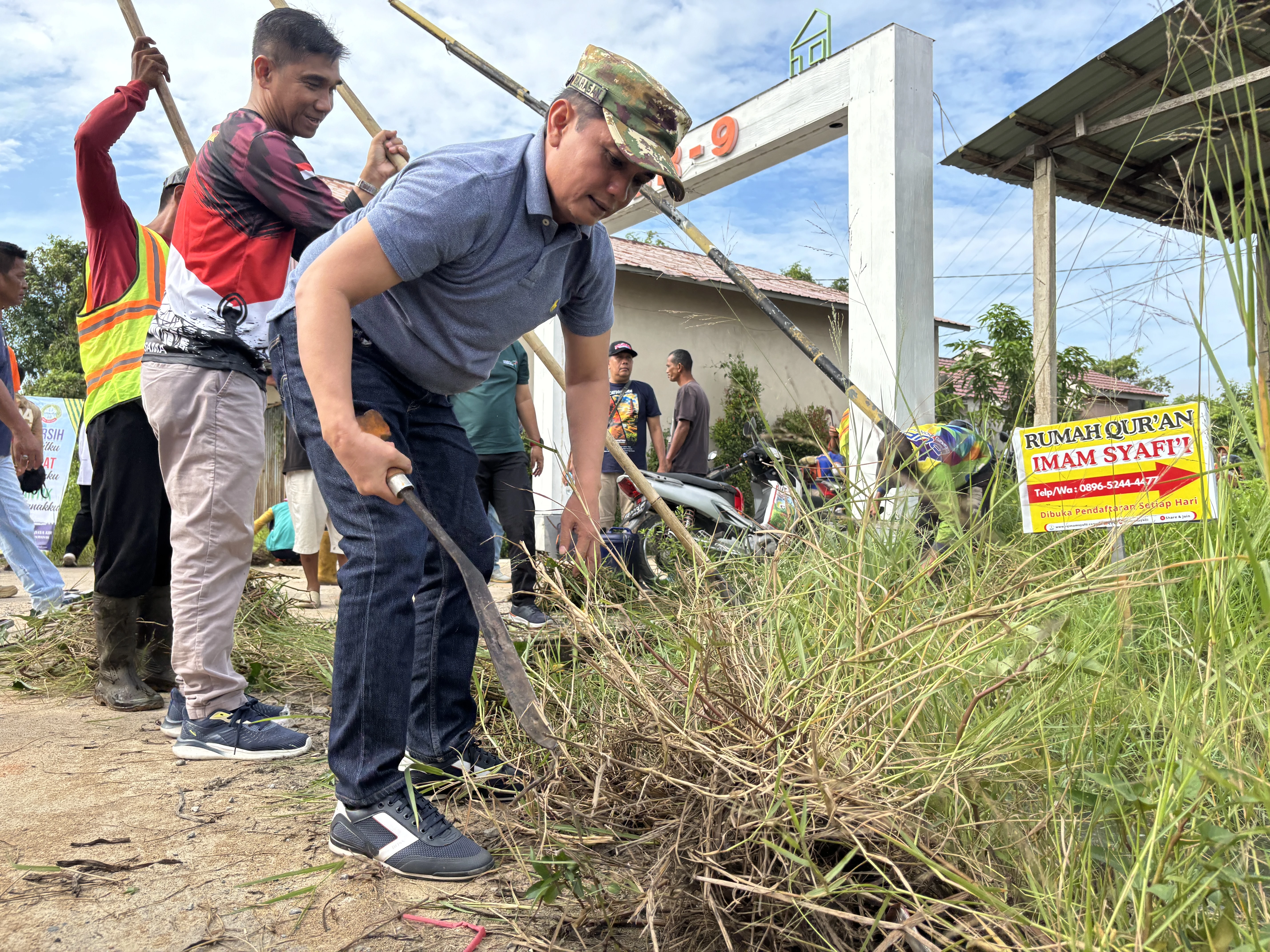 Gencarkan Aksi Bersih-bersih Parit Cegah Genangan Gencarkan Aksi Bersih-bersih Parit Cegah Genangan