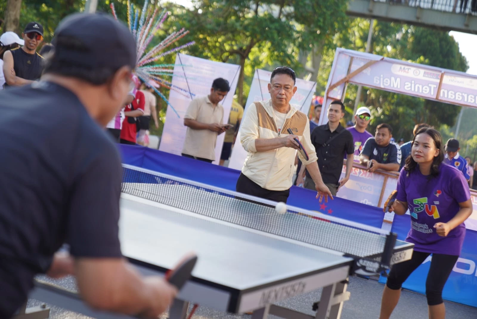 Aksi Spontan Edi Kamtono Kalahkan Lawannya di ‘Road to Pingpong CFD’ Aksi Spontan Edi Kamtono Kalahkan Lawannya di ‘Road to Pingpong CFD’