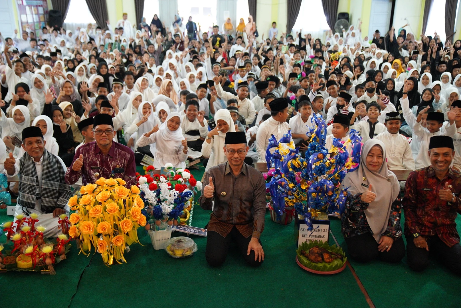 Ciptakan Generasi Qurani Menuju Generasi Emas Ciptakan Generasi Qurani Menuju Generasi Emas