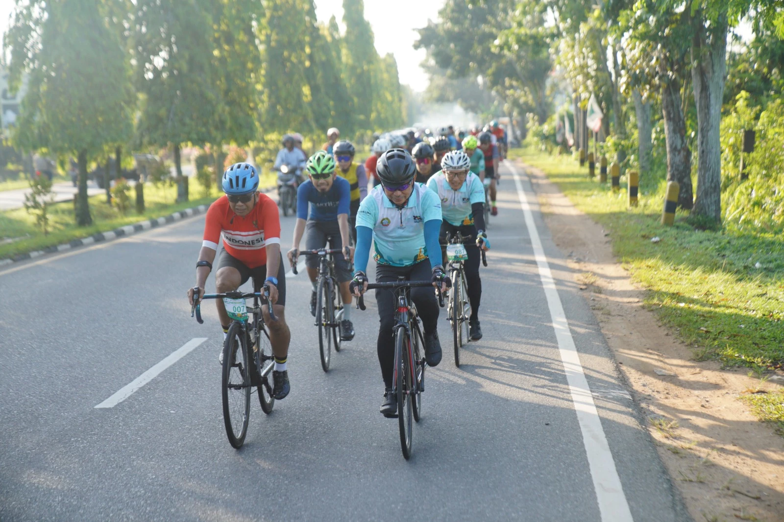 Peserta Happy Cycling Asal Kuching Rasakan Semarak Hari Jadi Pontianak Peserta Happy Cycling Asal Kuching Rasakan Semarak Hari Jadi Pontianak