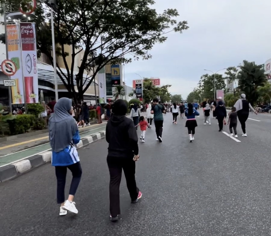 CFD Mulai Dibuka, Warga Antusias Berolahraga CFD Mulai Dibuka, Warga Antusias Berolahraga