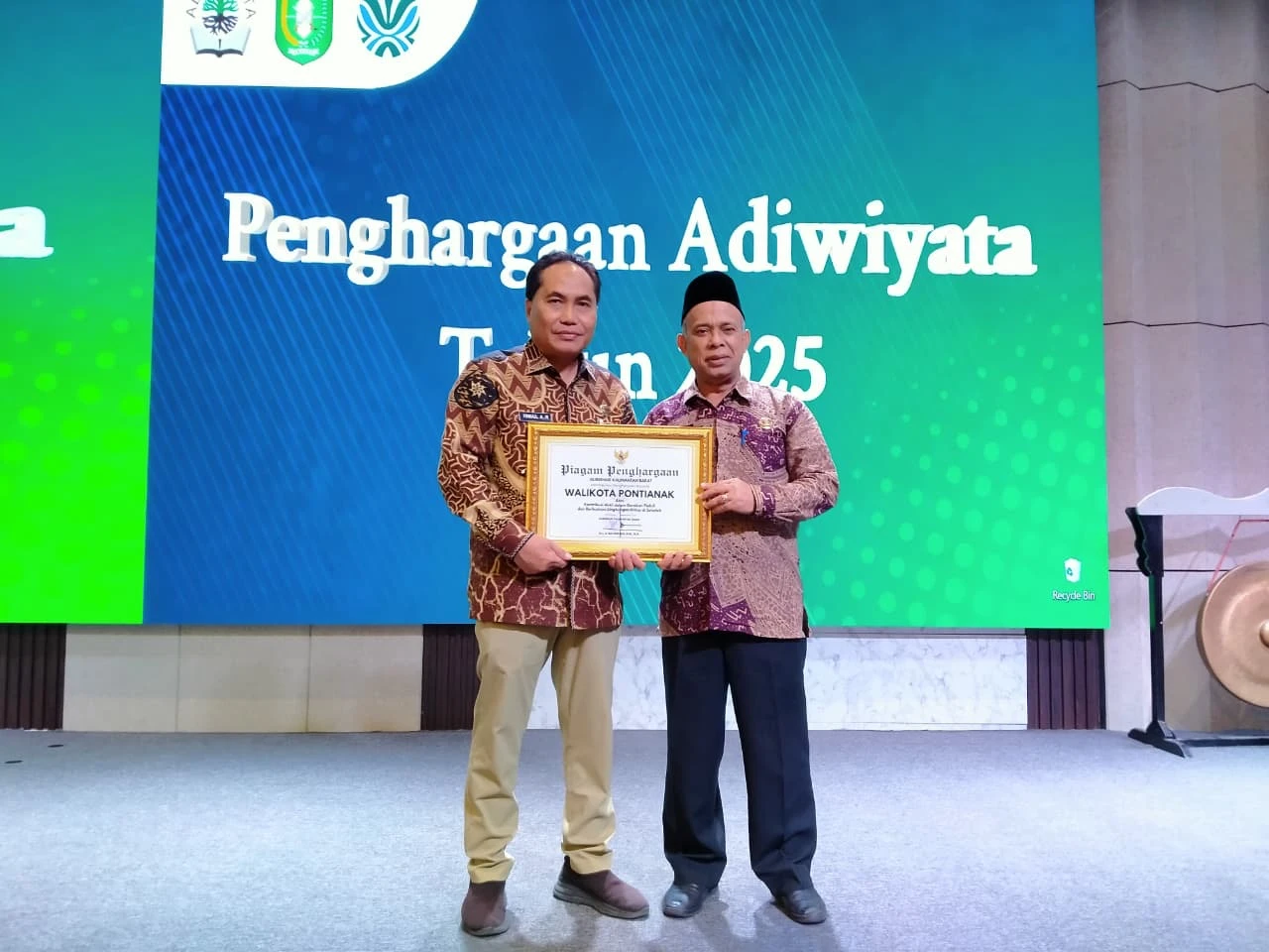 Pontianak Raih Penghargaan Adiwiyata Provinsi Kalbar 2025