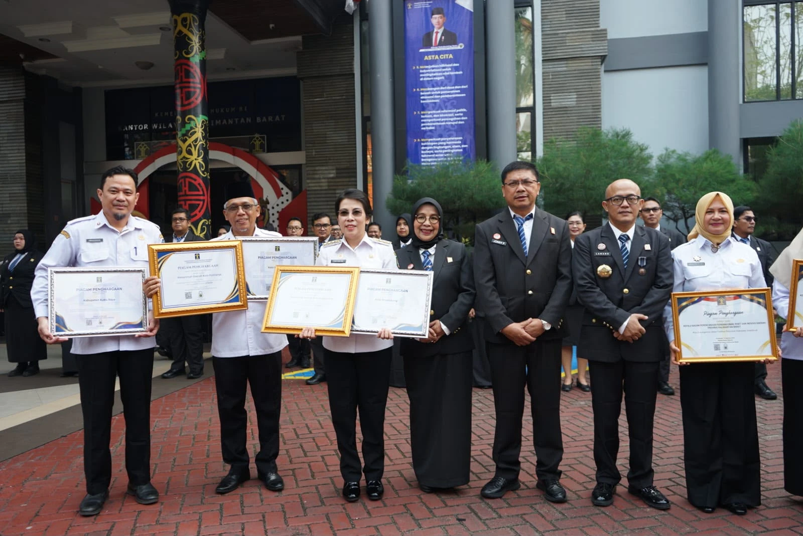 Pontianak Raih Dua Penghargaan dari Kementerian Hukum
