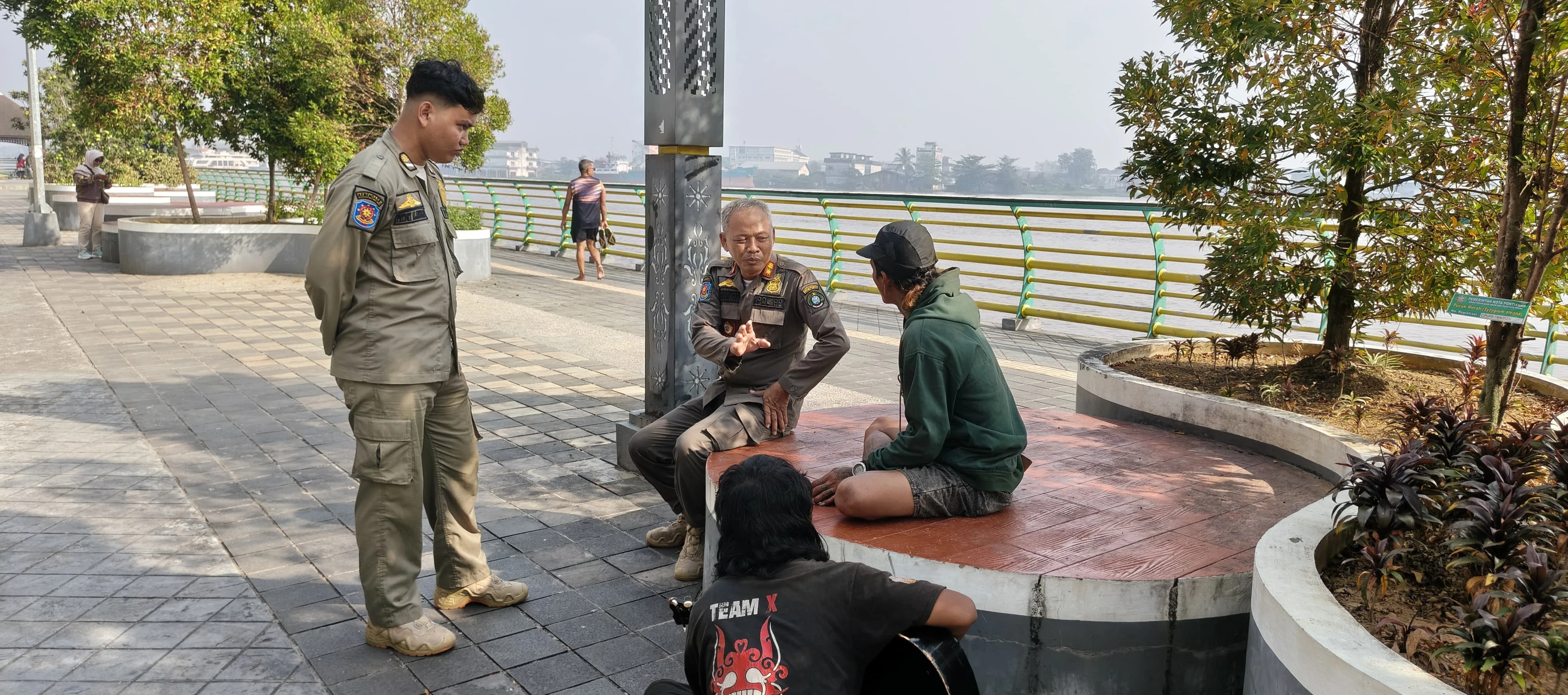 Satpol PP Pontianak Monitoring Kawasan Waterfront, Pastikan Kenyamanan Pengunjung