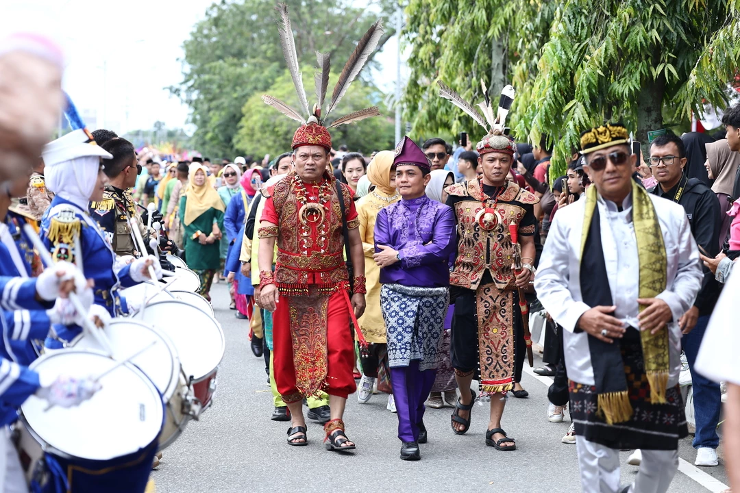 Karnaval Khatulistiwa Semarakkan Hari Jadi Pontianak Karnaval Khatulistiwa Semarakkan Hari Jadi Pontianak