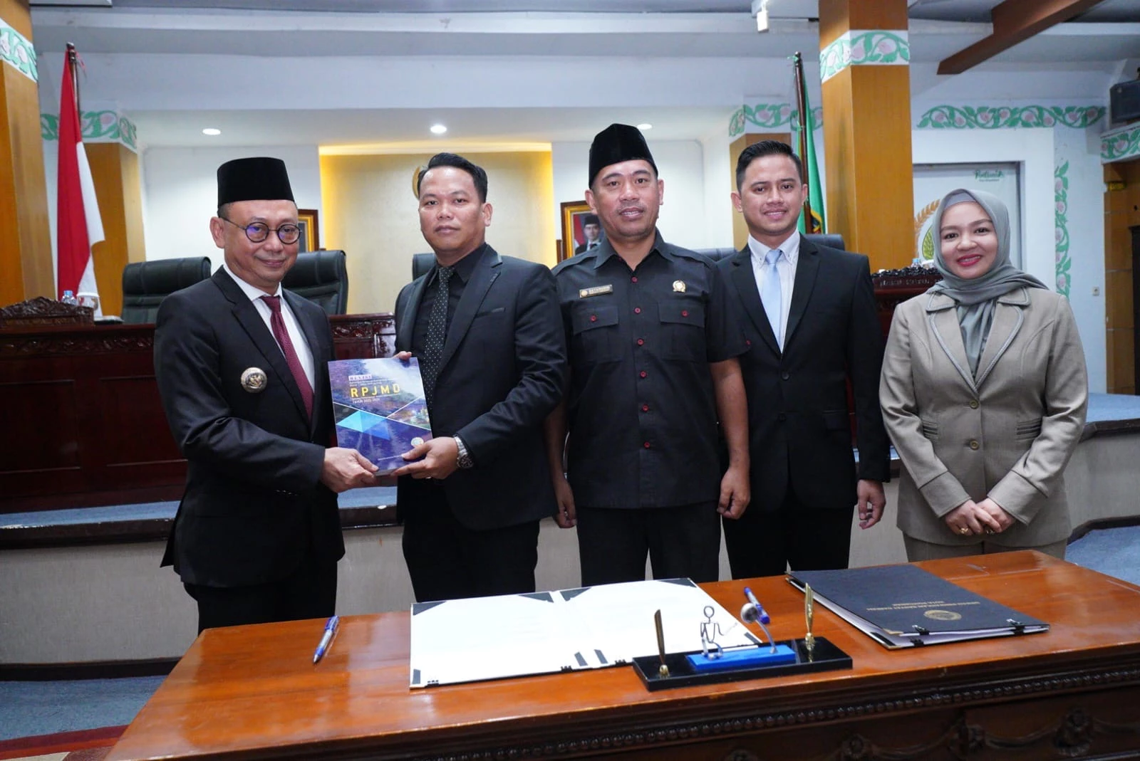 RPJMD Kota Pontianak 2025-2029 Disahkan, Sejumlah Proyek Strategis Jadi Prioritas RPJMD Kota Pontianak 2025-2029 Disahkan, Sejumlah Proyek Strategis Jadi Prioritas