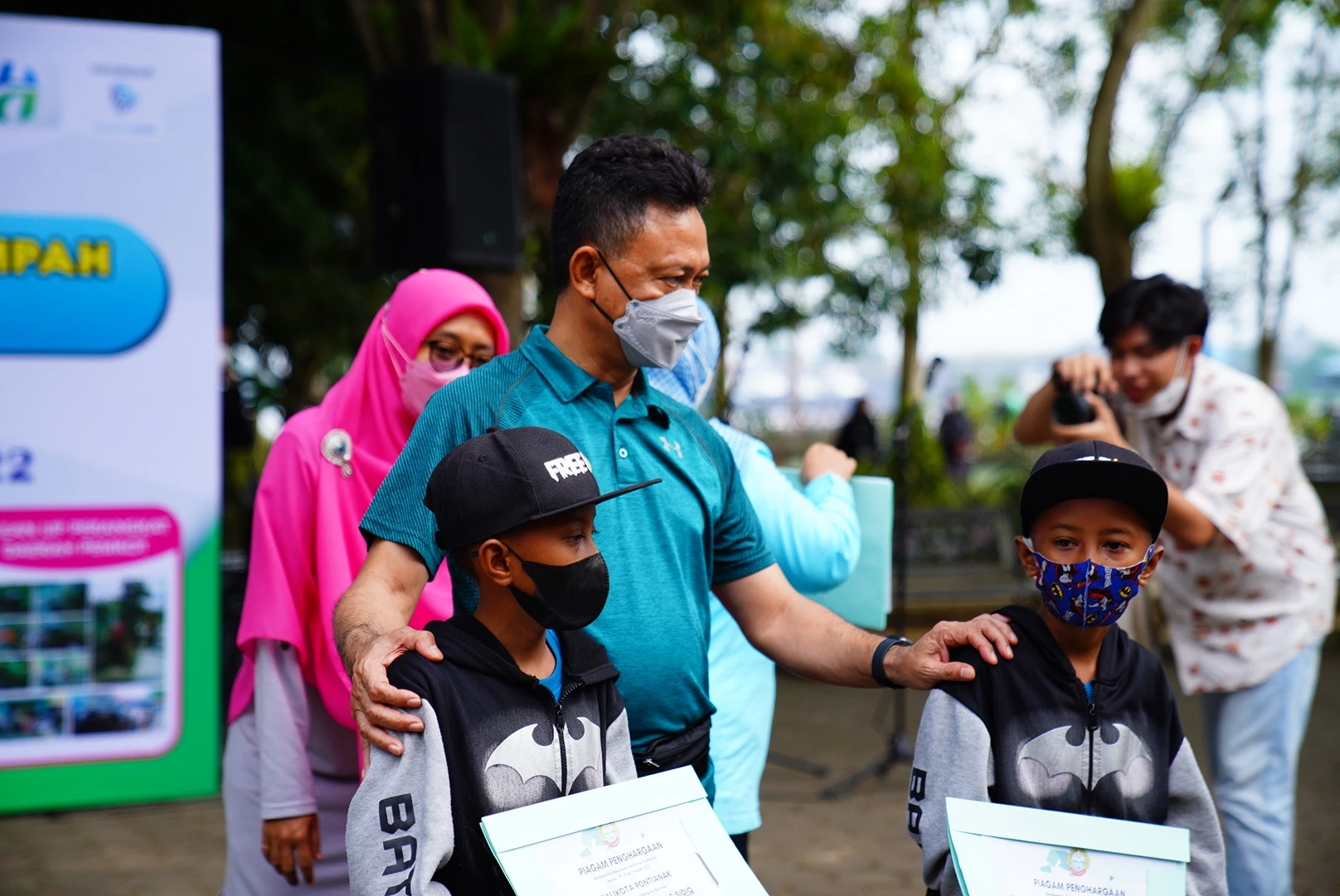 Setor Sampah ke Bank Sampah, Si Kembar Faris-Daris Raup Rp50 ribu/bulan