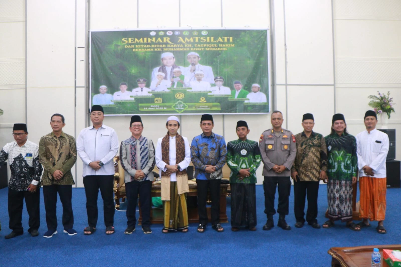 Bahasan: Jaga Toleransi, Kedepankan Kerukunan Antar Umat Beragama dan Suku Bahasan: Jaga Toleransi, Kedepankan Kerukunan Antar Umat Beragama dan Suku