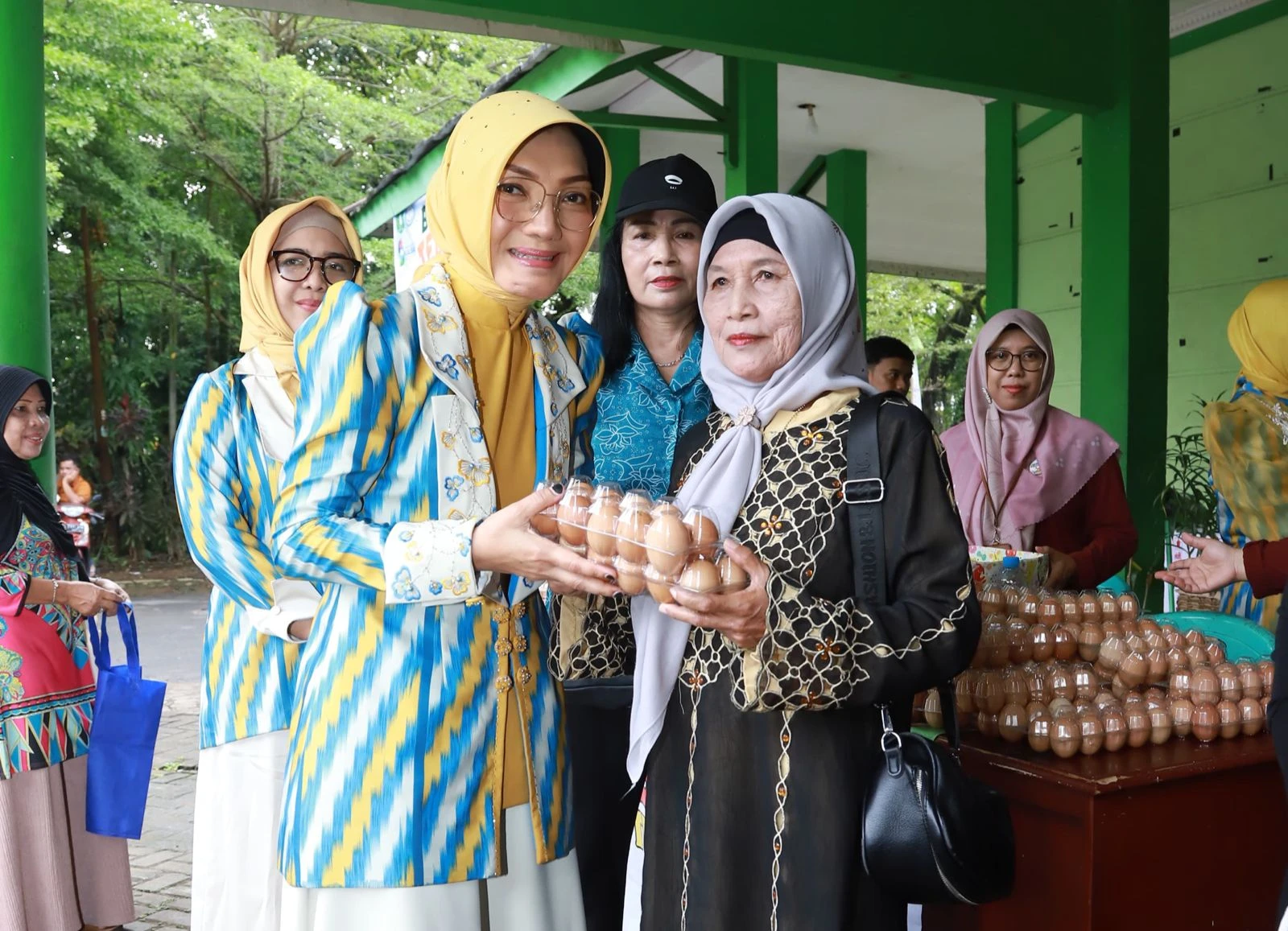 TP PKK Pontianak Gelar Bazar, Sebar 15 ribu Telur Murah