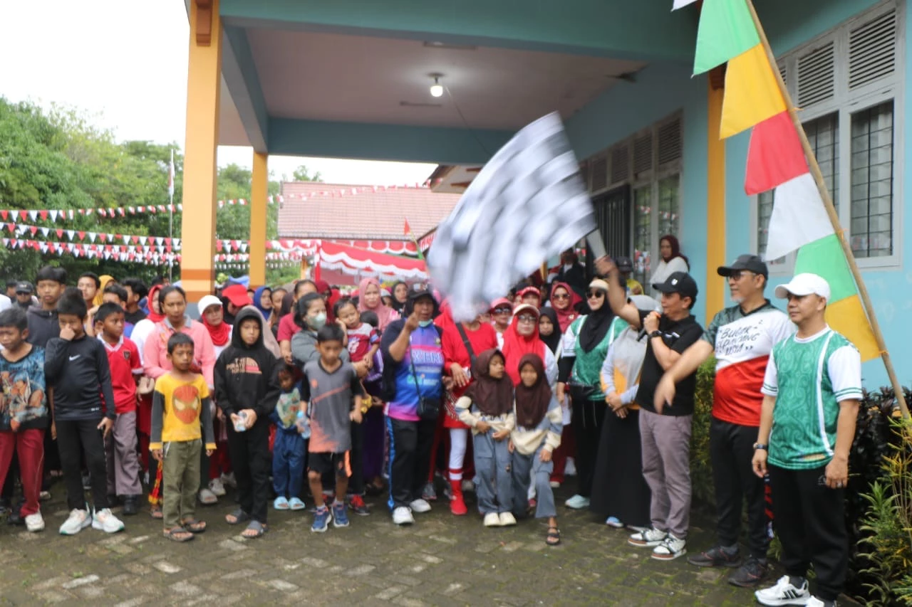 Bahasan Ajak Warga Jaga Kebersihan Lewat Jalan Sehat Bahasan Ajak Warga Jaga Kebersihan Lewat Jalan Sehat