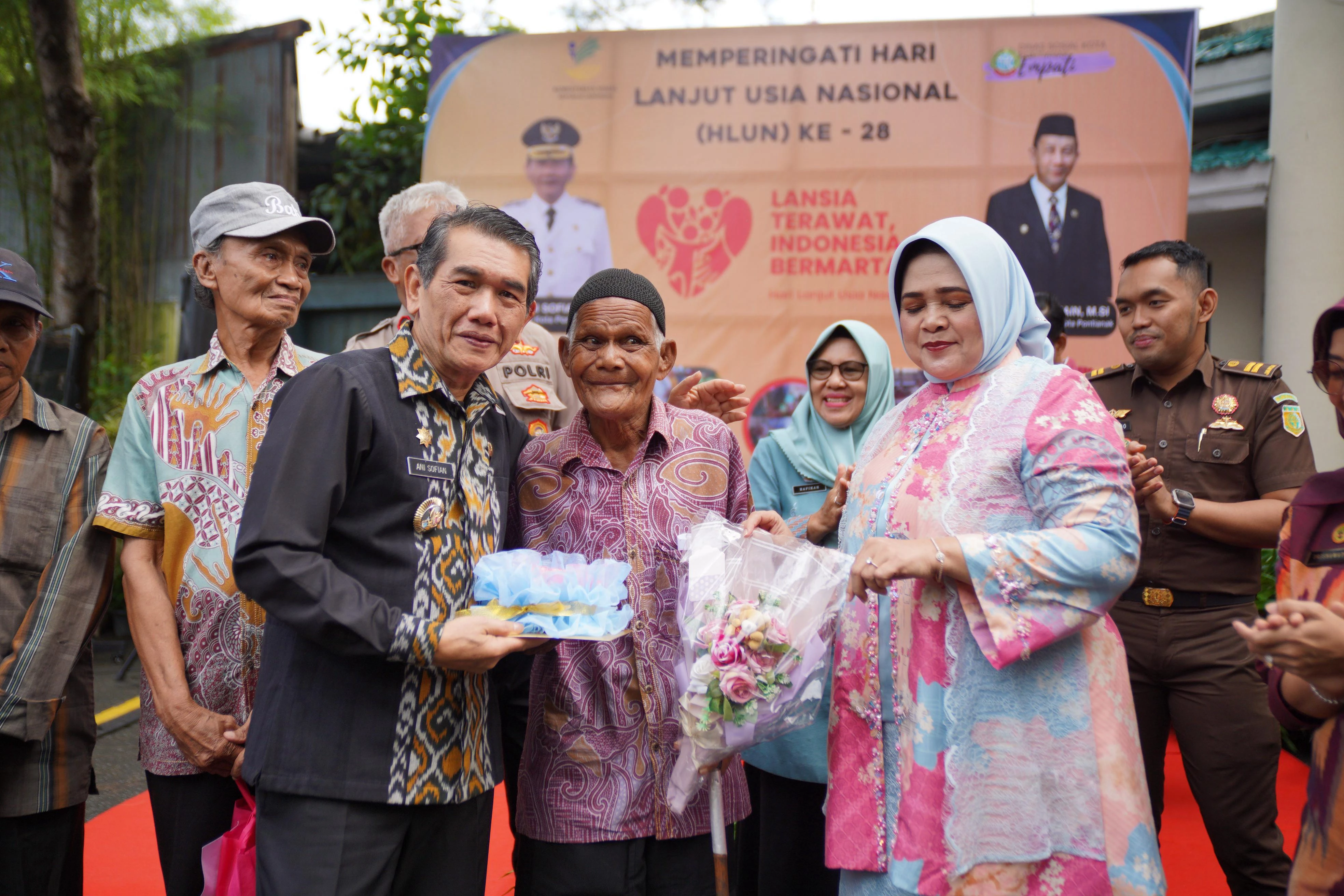 Ani Sofian Ajak Warga Lansia Tetap Produktif