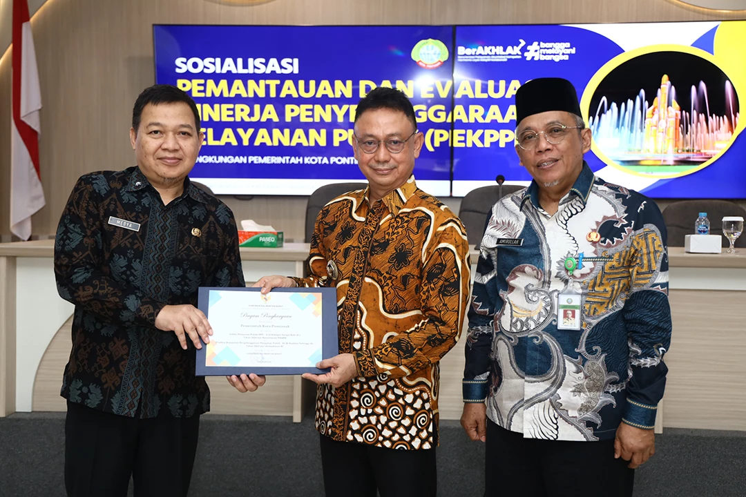 Pontianak Raih Sejumlah Penghargaan Pelayanan Publik Kategori Sangat Baik Pontianak Raih Sejumlah Penghargaan Pelayanan Publik Kategori Sangat Baik