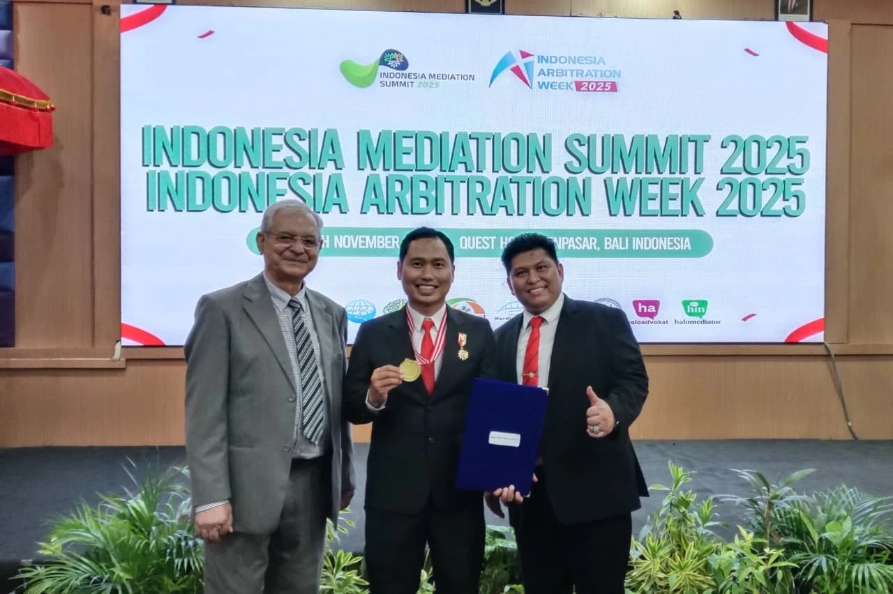 ASN Pemkot Pontianak Ukir Prestasi, Tegguh Yuliarto Raih Penghargaan IADR Awards 2025
