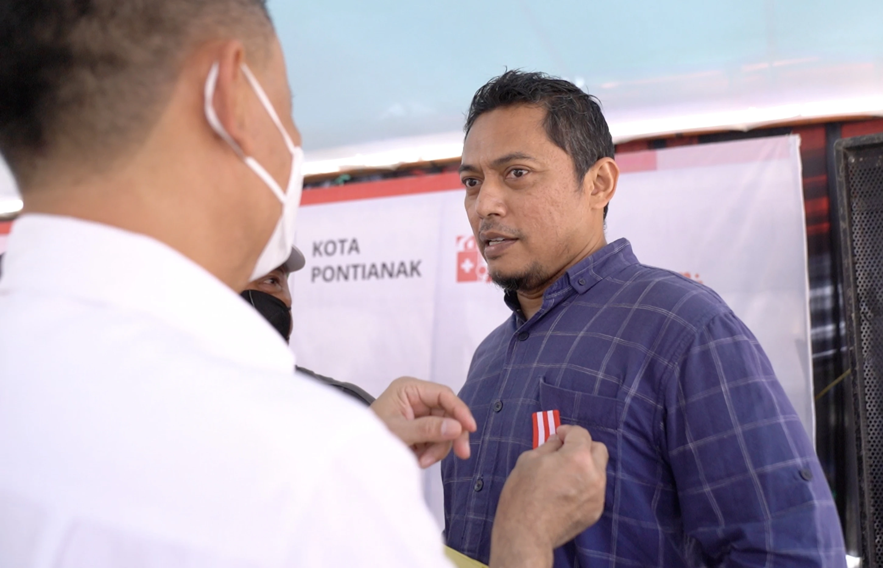 50 Kali Berdonor, Yugo Terima Pin dari Wali Kota 50 Kali Berdonor, Yugo Terima Pin dari Wali Kota