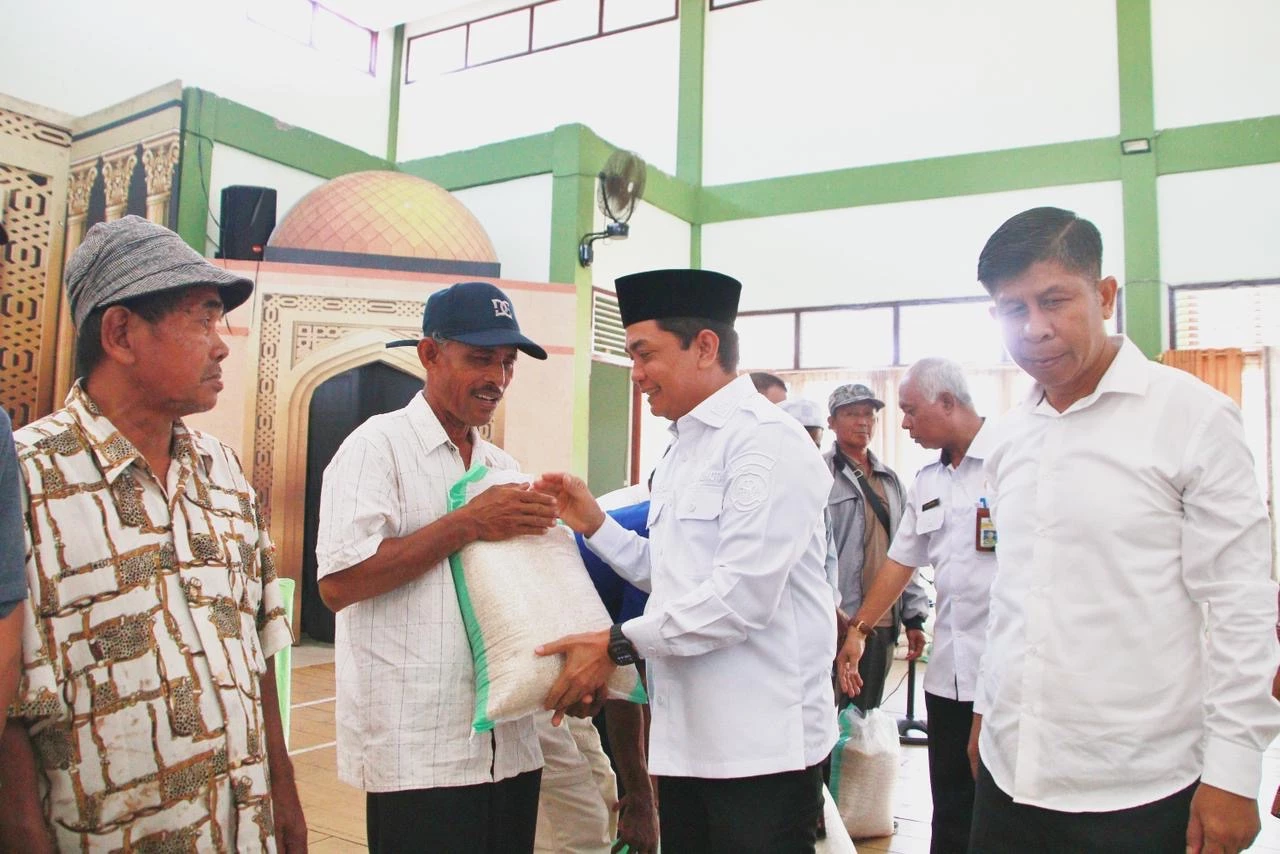 Ringankan Beban Warga, Pemkot Salurkan Bantuan Cadangan Pangan Beras