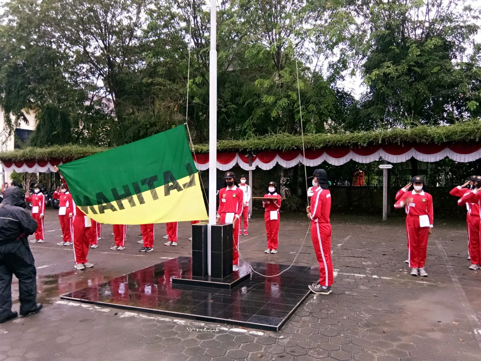 Upacara HUT ke-76 RI Digelar di Halaman Kantor Wali Kota Secara Terbatas