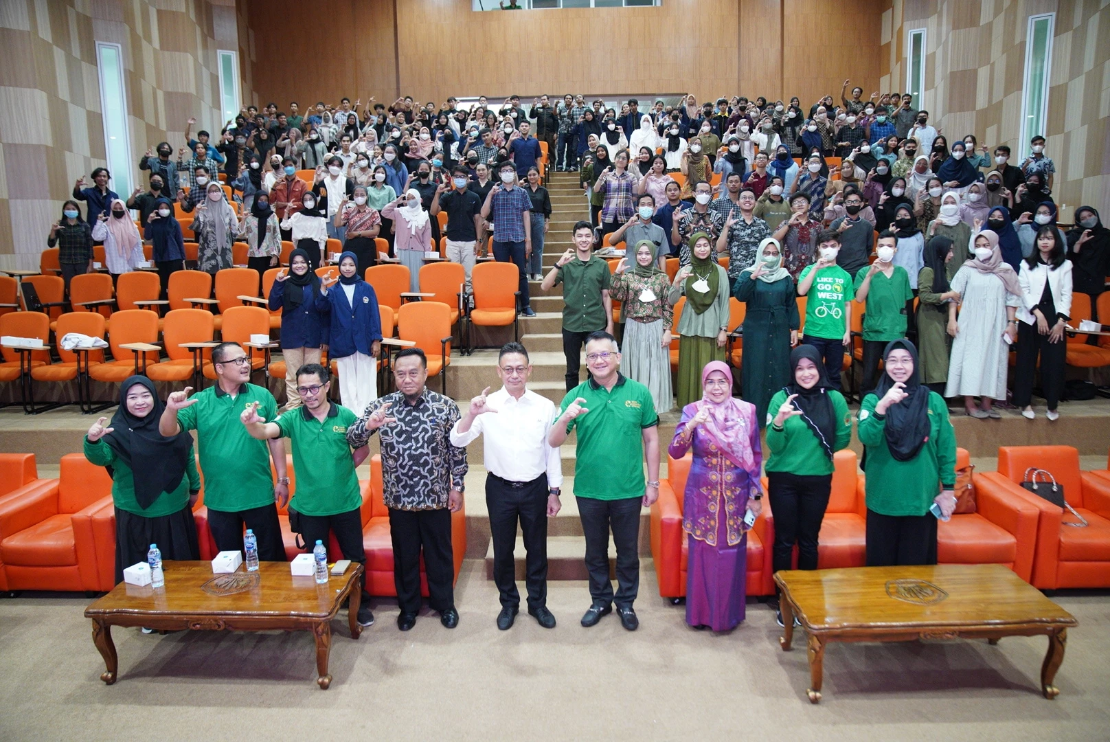 Edi Ajak Semua Pihak Bergandengan Lawan Kanker Edi Ajak Semua Pihak Bergandengan Lawan Kanker