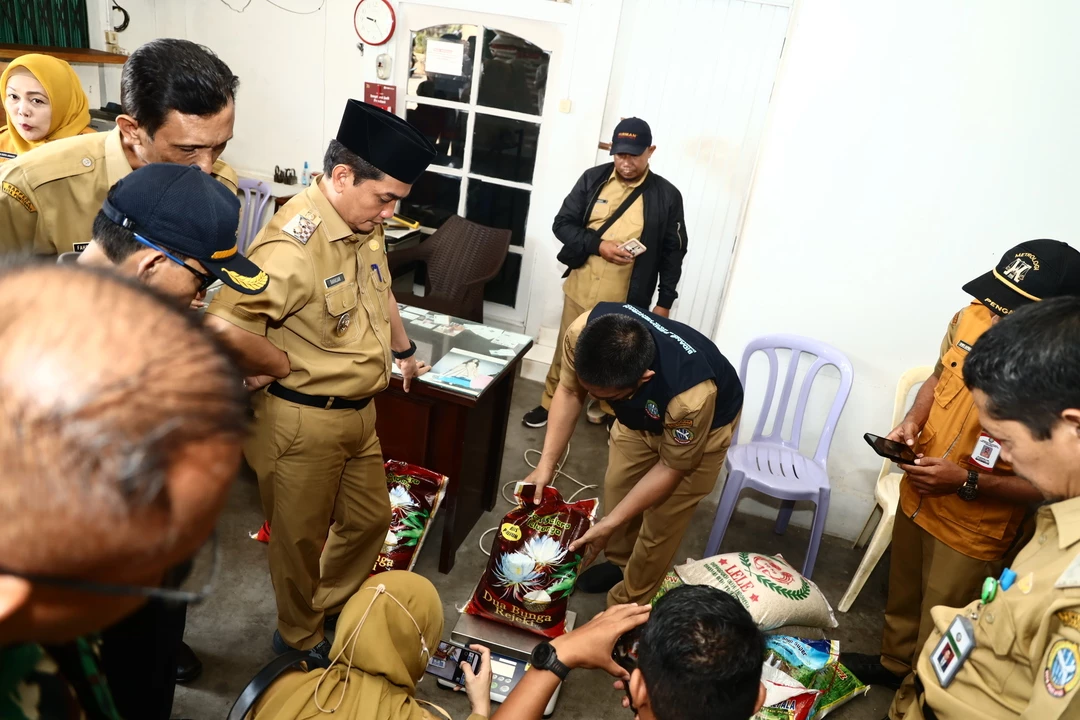 Bahasan Pimpin Sidak, Jaga Kualitas Pangan Bahasan Pimpin Sidak, Jaga Kualitas Pangan