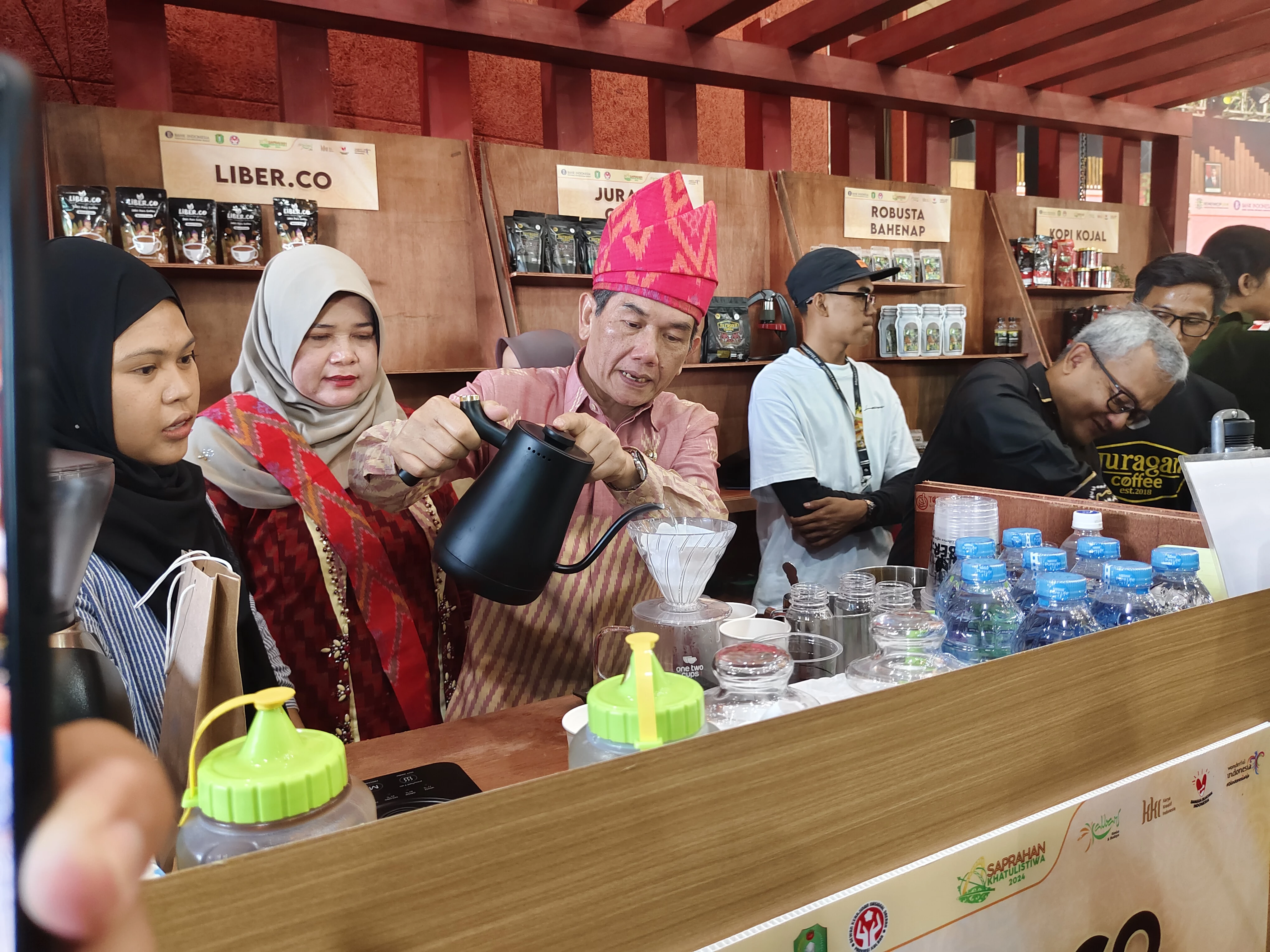 Pj Wako Ani Racik Kopi ala Barista