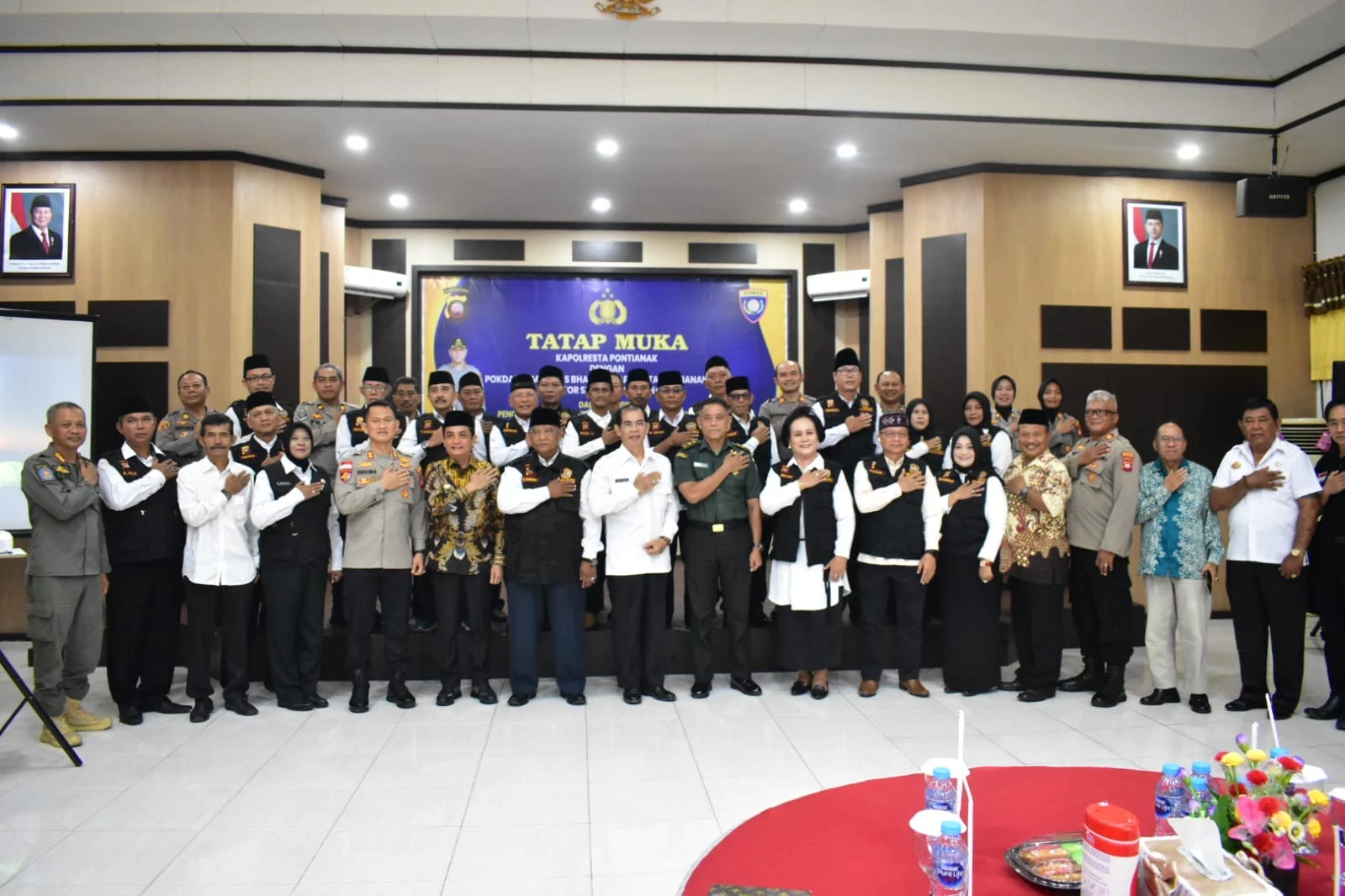 Pokdarkamtibmas Mitra Strategis Jaga Keamanan dan Ketertiban Masyarakat Pokdarkamtibmas Mitra Strategis Jaga Keamanan dan Ketertiban Masyarakat