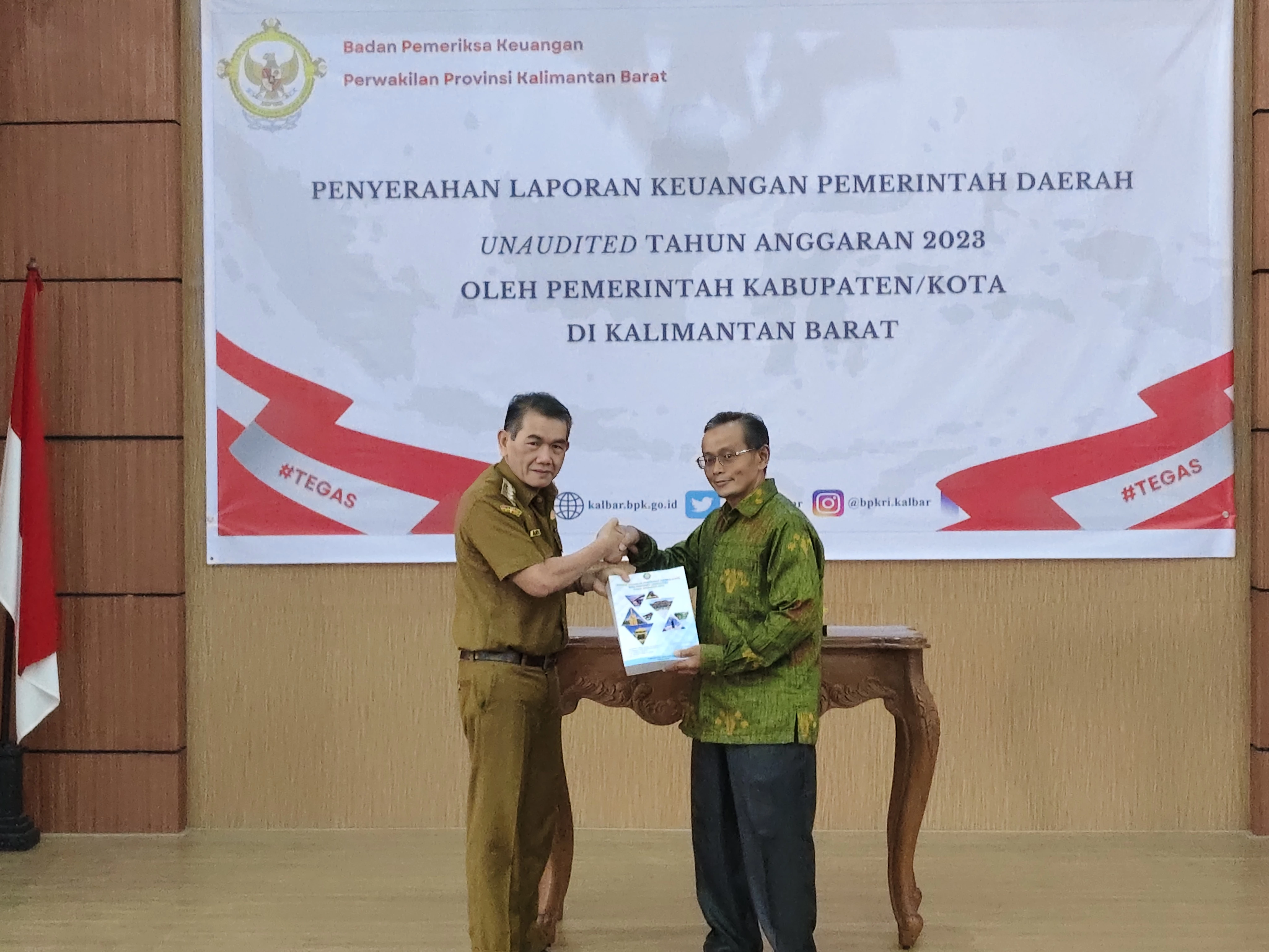 Pemkot Pontianak Serahkan LKPD Unaudited TA 2023