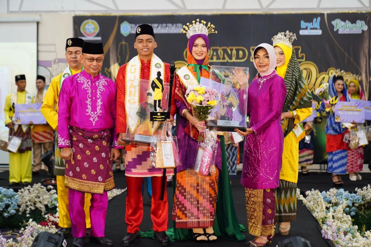 Adrian dan Diva Dinobatkan Bujang Dare Pontianak 2025 Adrian dan Diva Dinobatkan Bujang Dare Pontianak 2025