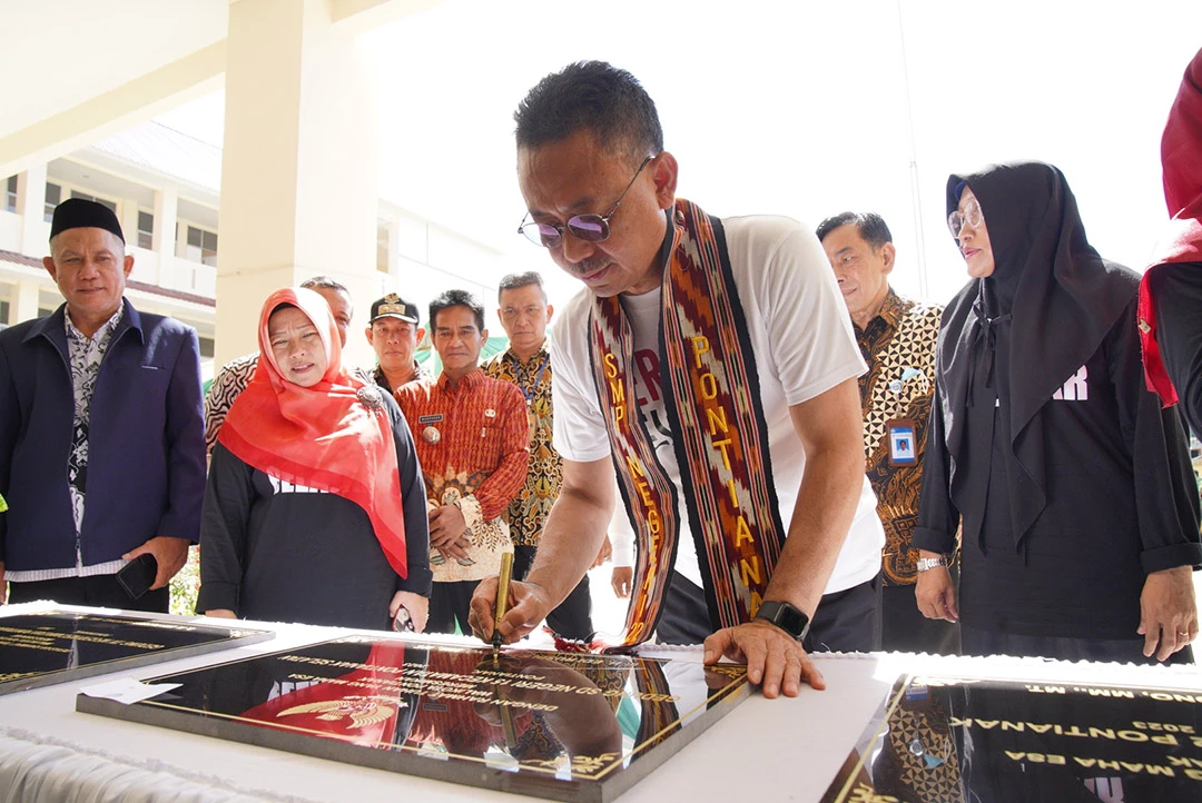 Resmikan Empat Gedung Sekolah, Wako Harap Jadi Sekolah Unggulan Resmikan Empat Gedung Sekolah, Wako Harap Jadi Sekolah Unggulan